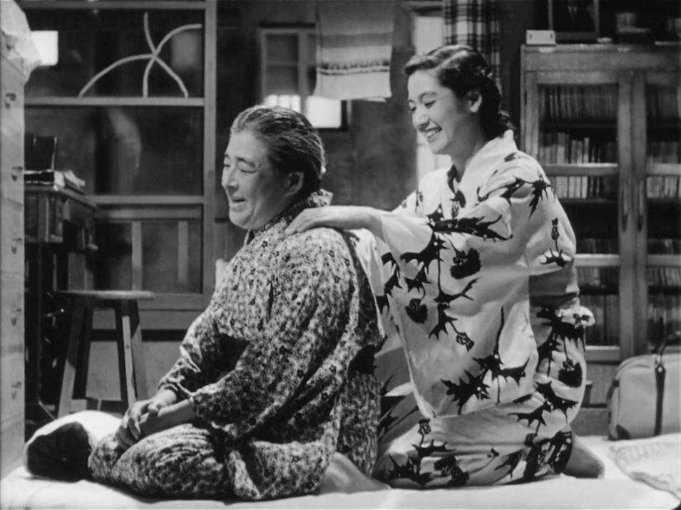 anciana masaje nuera